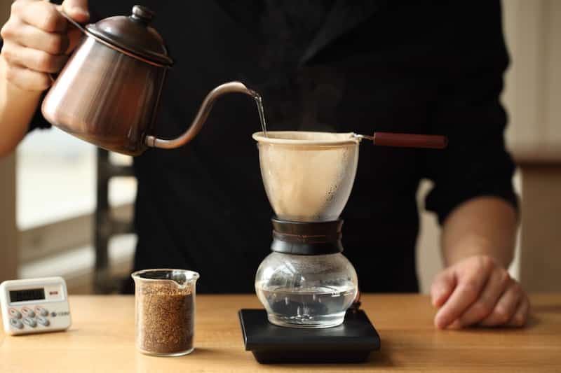 Cafeti&egrave;re goutte-&agrave;-goutte VS Presse fran&ccedil;aise le choc des titans