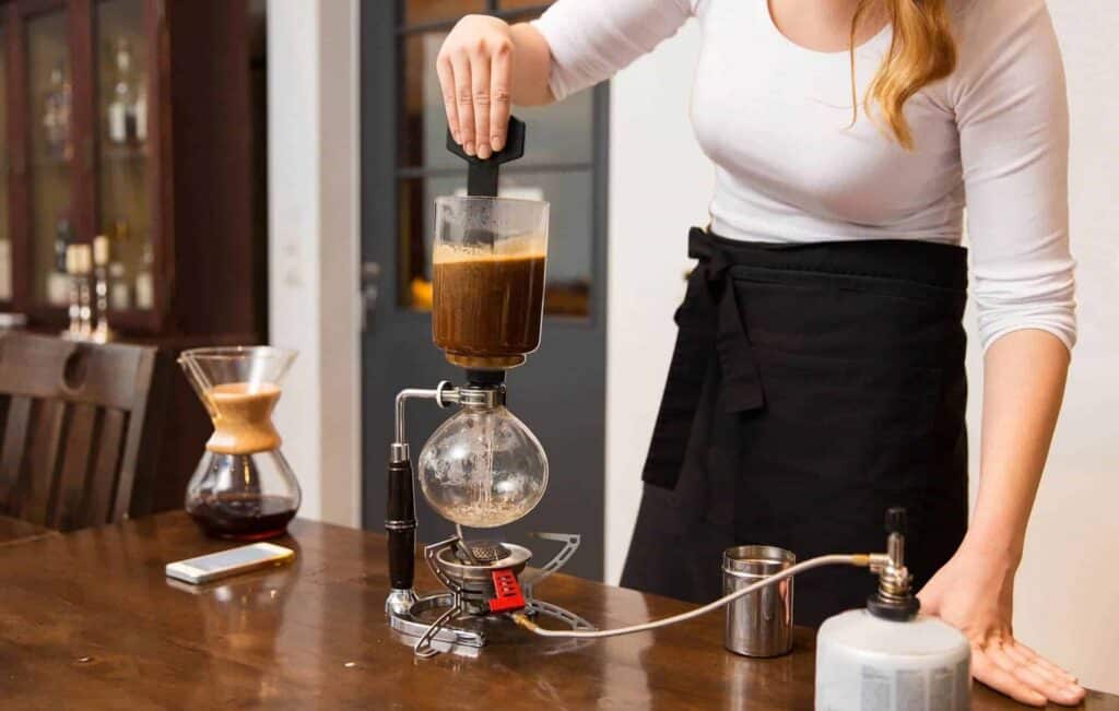 Qu'est-ce qu'une cafetière à dépression Cona ?