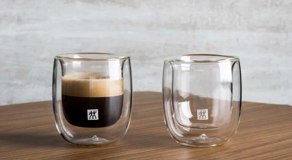 Tasse &agrave; caf&eacute; en verre &agrave; double parois
